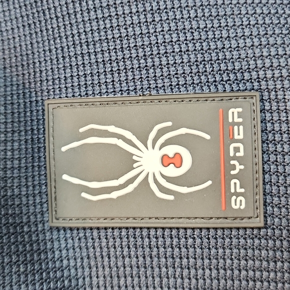 SPYDER SWEATER WITH HOODIE, 2 ZIPPER POCKETS IN THE FRONT, SIZE MEDIUM (M) - Picture 5 of 12